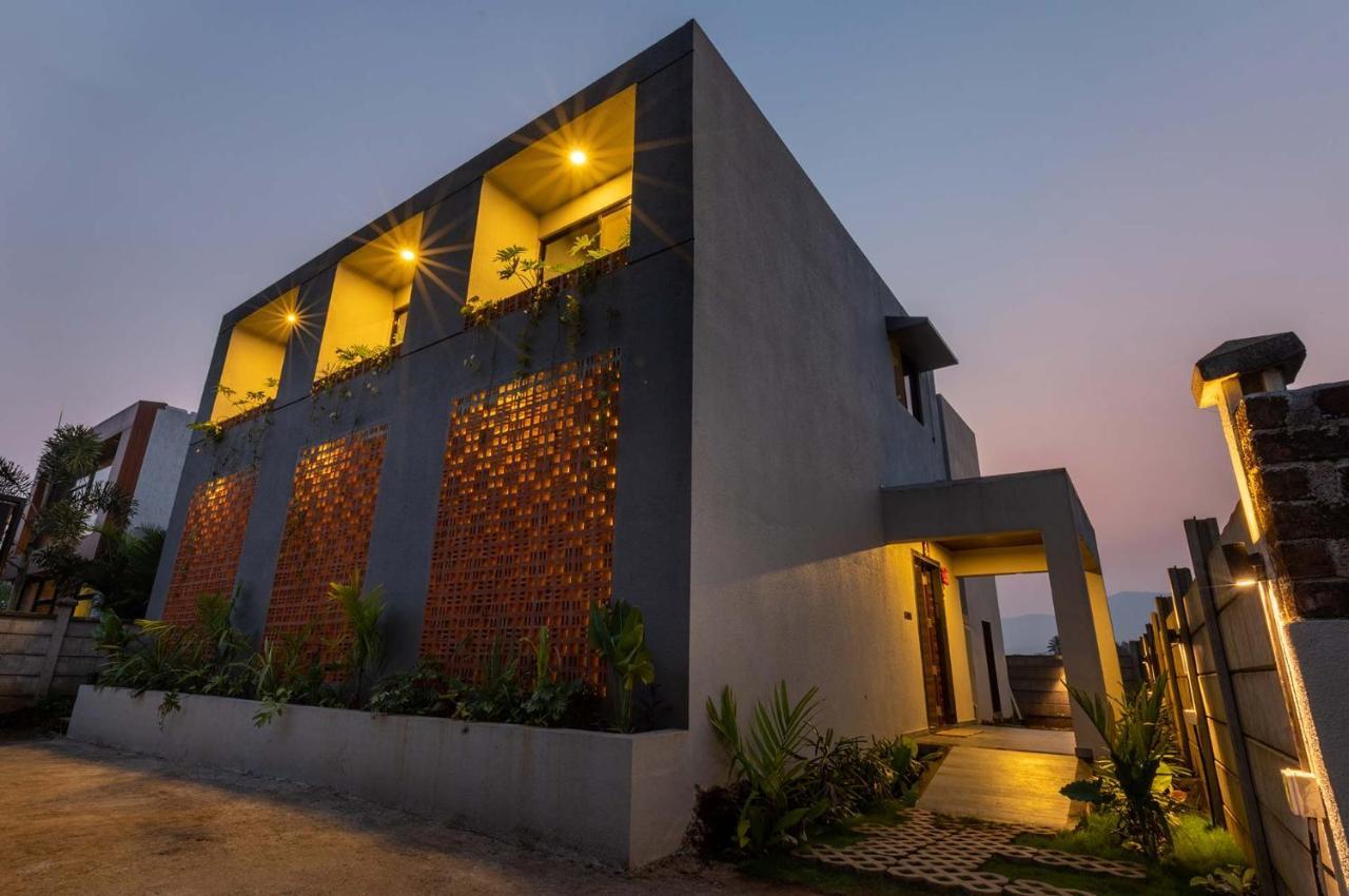 Two Villa By Stayvista With Infinity Pool, Farm & Mountain Views, Modern Interiors Karjat Bagian luar foto